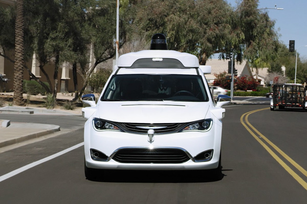 [Video] A fully autonomous Waymo One trip in Metro Phoenix on our legacy Chrysler Pacifica hybrid minivan